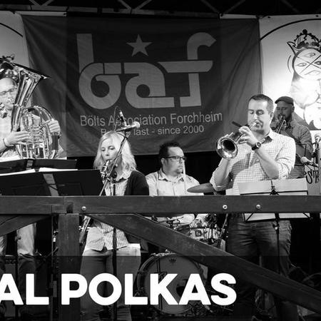  - ... und Mawal Polkas.